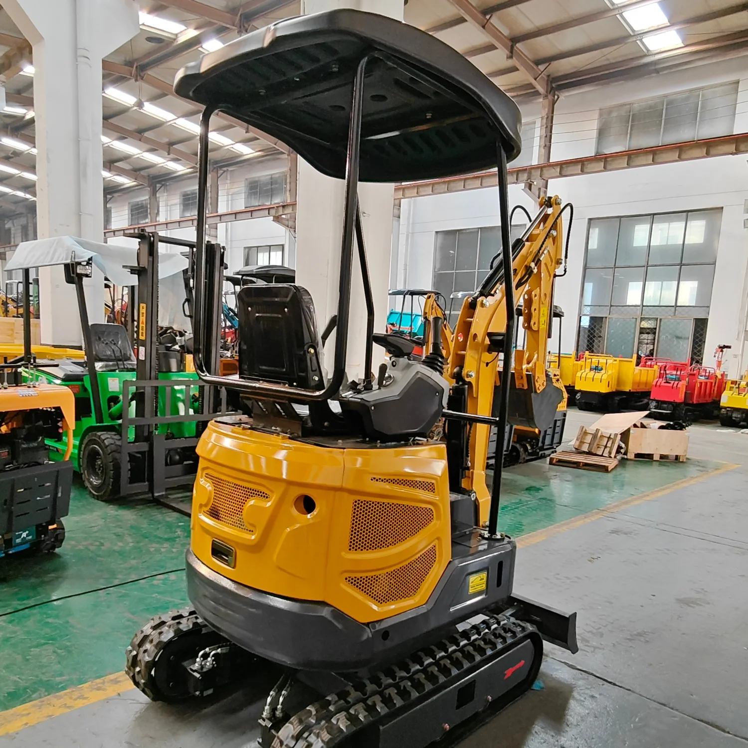 حفارة صغيرة 1.5 طن محرك ديزل كوبوتا مخصص مناسب للمزارع حفارة صغيرة 1 طن مع نقل مجاني