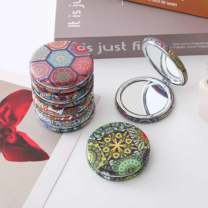 Gruby, okrągły lusterko w stylu boho vintage z ramą z PU, składane, dwustronne, kompaktowe, idealne w podróży i do torebki.
