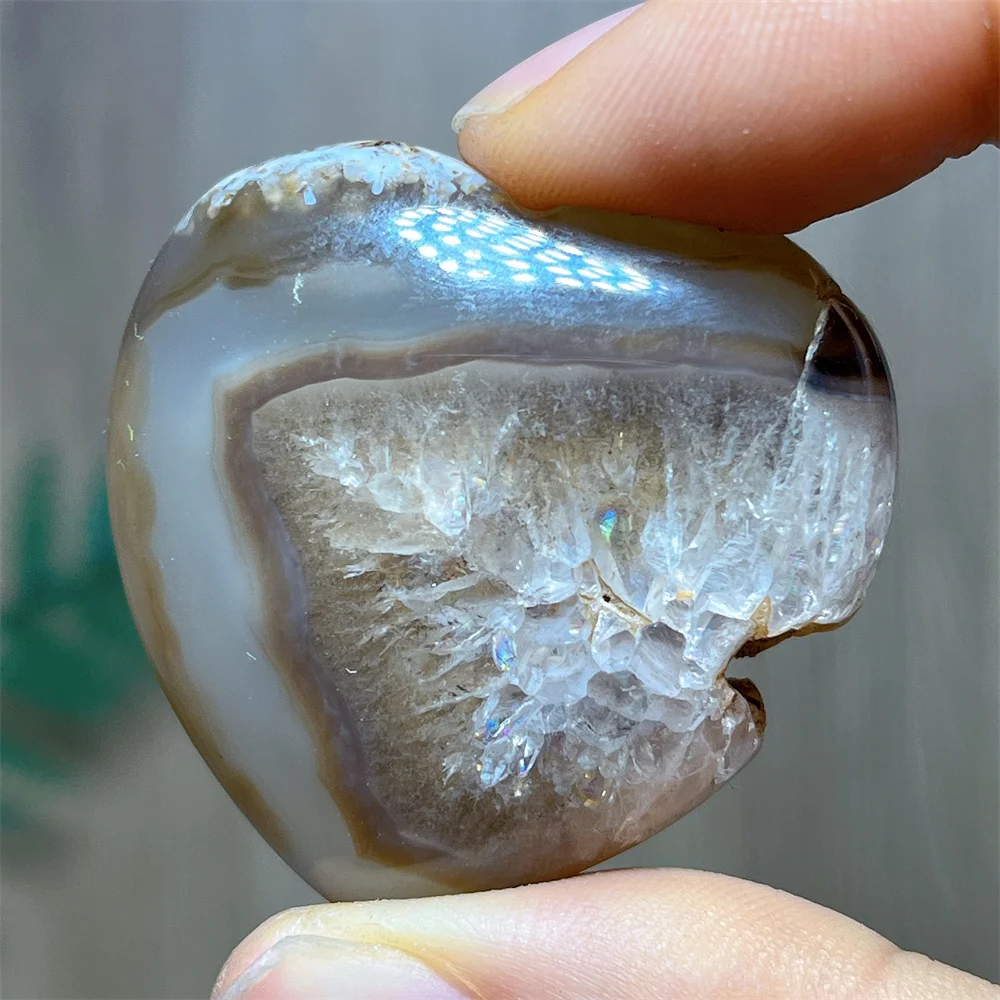 Black Agate Heart Carving Natural Crystal Stone Quartz Reiki Energy Stone Mineral Specimen Feng Shui Room Ornaments Decoration
