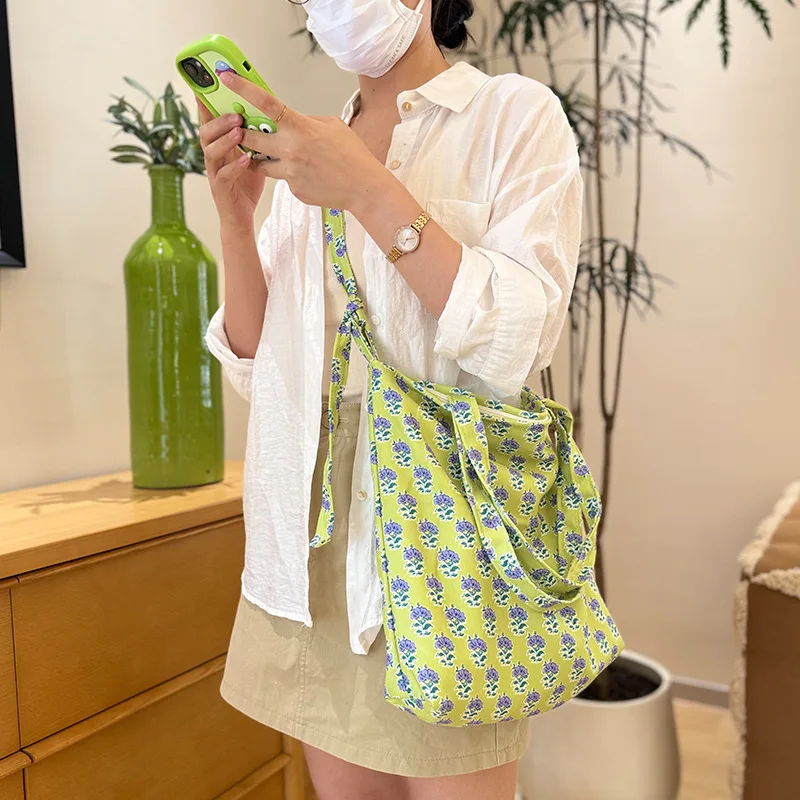 Casual Floral Crossbody Bag, Korean-style Fresh Single-shoulder Bag for Spring and Summer, Versatile Large-capacity Commuter Bag