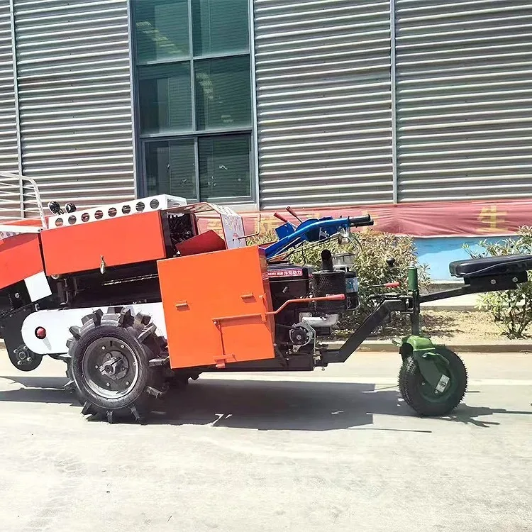 High quality 2WD Corn harvester 25HP Mini Tractor Corn harvesting machine with harvest Peel corn Crush straw