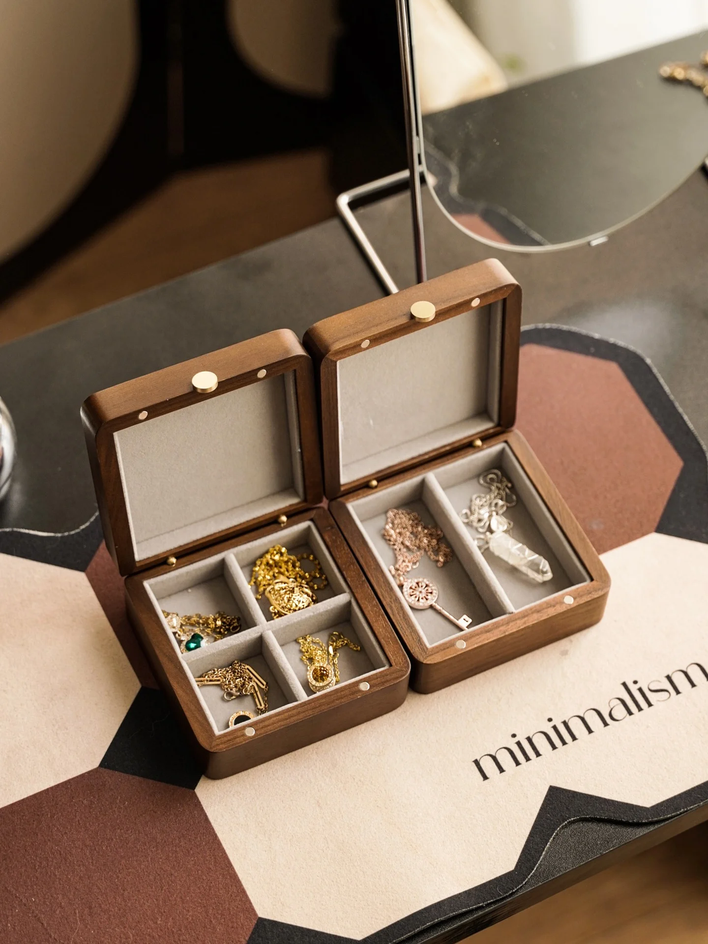 

Retro Style Wooden Jewelry Storage Box Separate Bracelet Necklace Clavicle Chain Sweater Chain Gold Chain Organizer Box