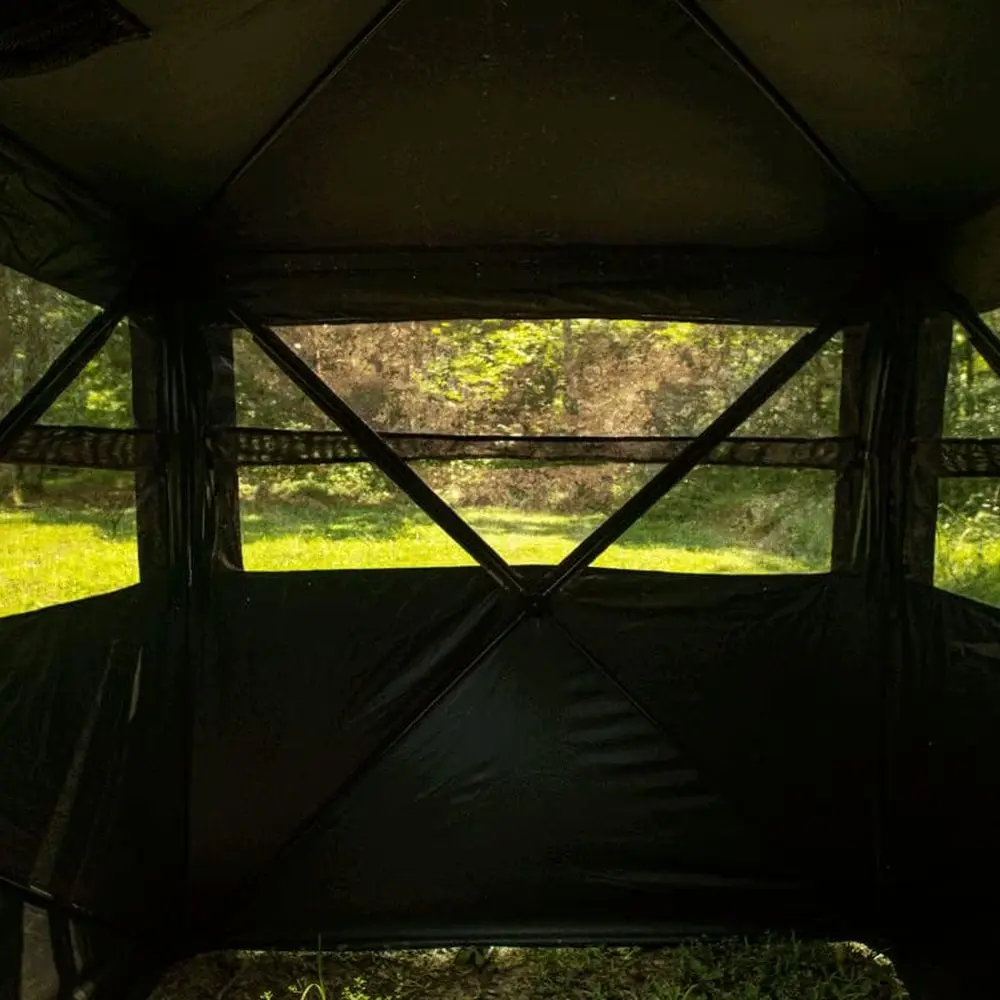 향상된 은폐 및 편안함을 위한 일방향 메쉬 사냥용 블라인드