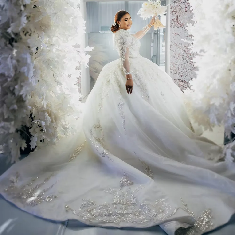 Customized High Neck Appliques Beads Ballgown Wedding Dress Chapel Train Long Sleeves Plus Size Robe De Mariée Bridal Gowns