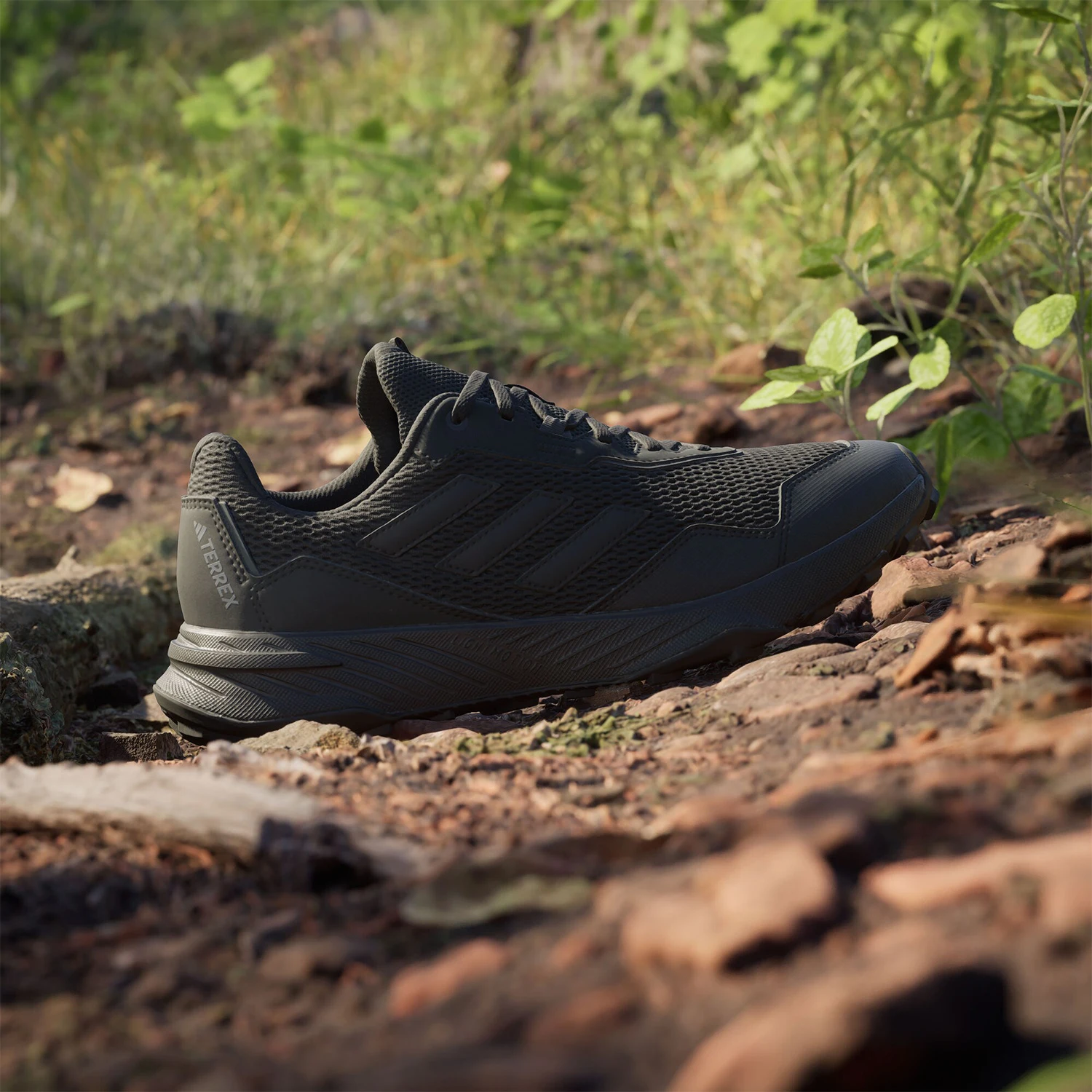 

Официальные мужские кроссовки для бега по бездорожью Adidas TRACEFINDER IE5906