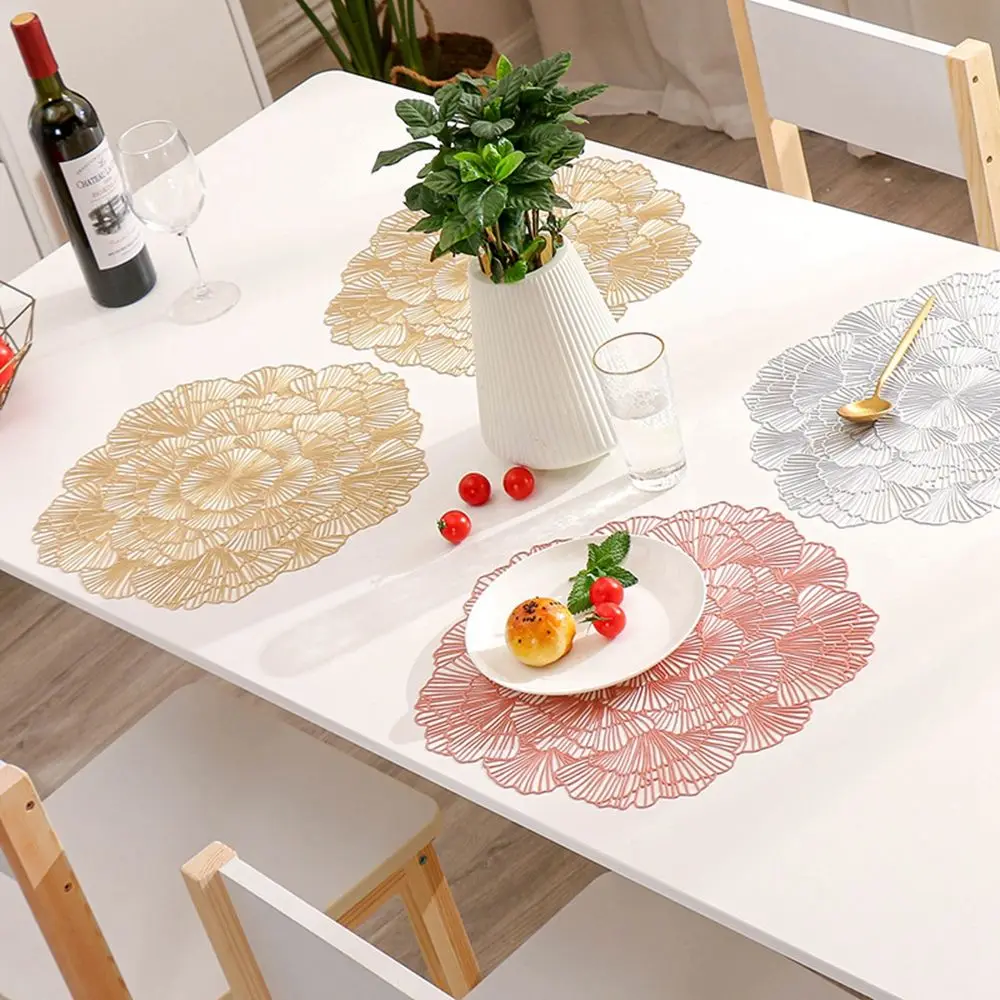 New Heat Insulation Hot Gold Placemat Printed PVC Fashion Placemat Hot Stamping Non Slip Hollowed Out Flower Thickened