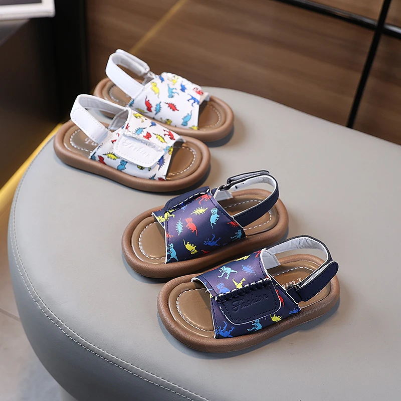 

Летние удобные модные легкие дышащие сандалии для мальчиков, модные пляжные туфли без шнуровки на плоской подошве с героями мультфильмов