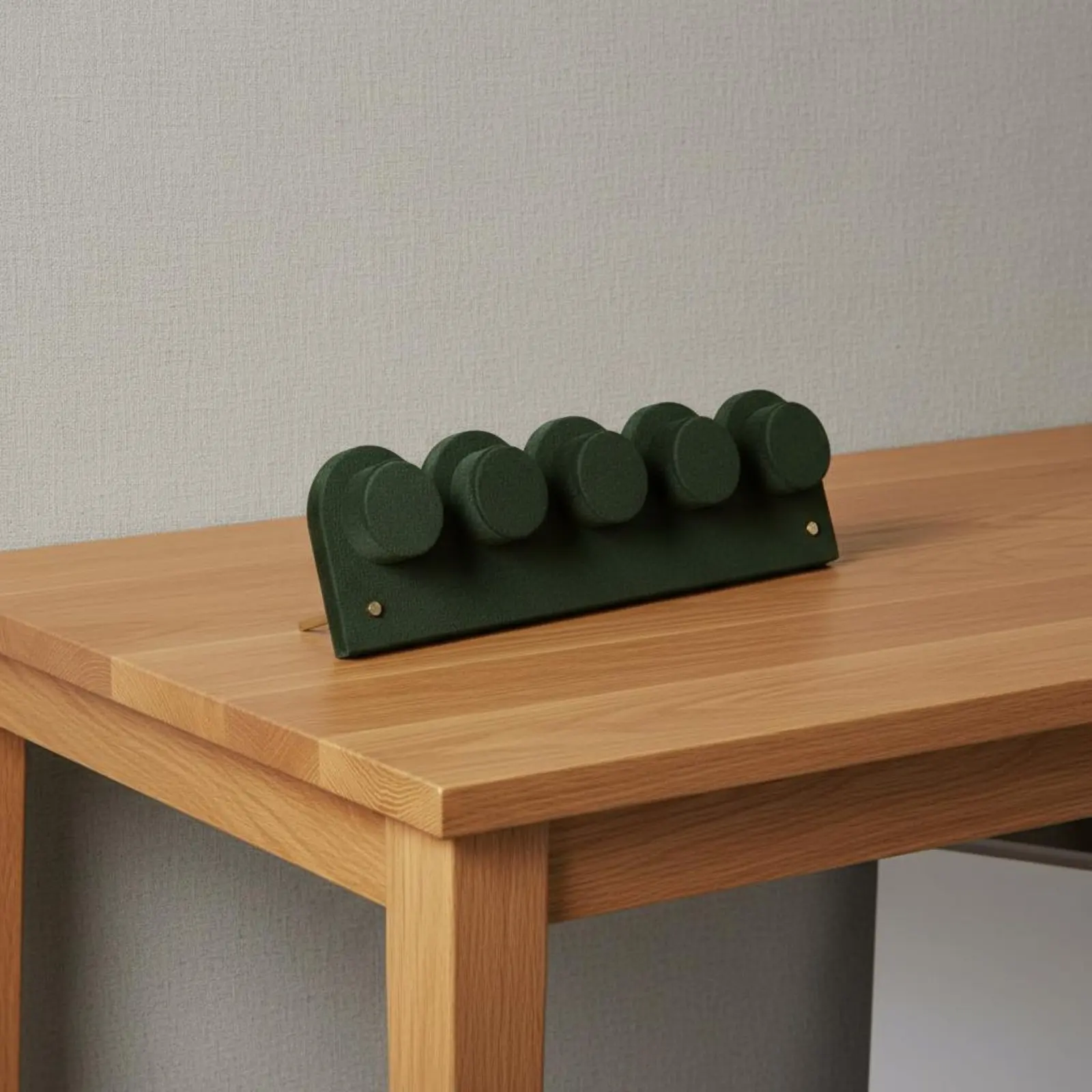 

Многофункциональная плюшевая подставка для украшений с 5 отделениями, держатель для браслетов, реквизит для фотосъемки