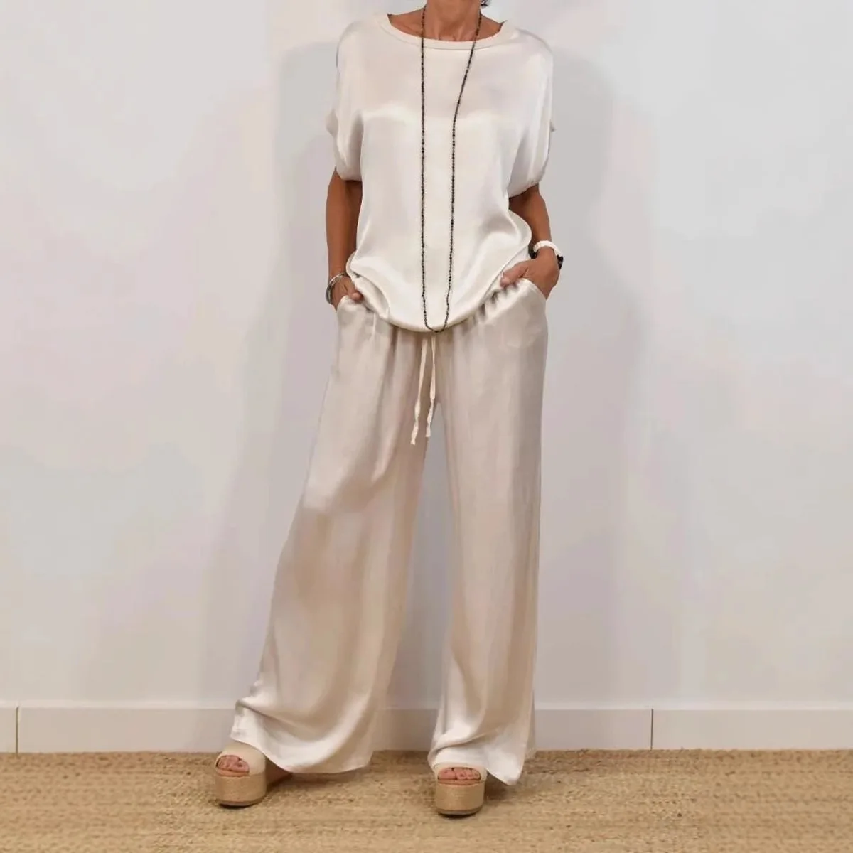 

Casual Two Piece Set Loose O-neck Short Sleeved Pullover Top Women Elastic Waist Wide Leg Pants Set Fashio Commuting Women Set