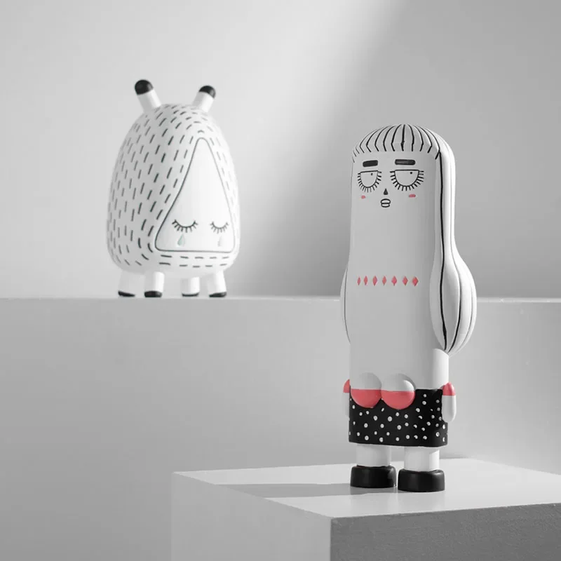 Resin Sculpture Nordic Decoration Home Figurine For Interior Home Decor Trend Figures Statue Room Decor Kawaii Accessorie Small