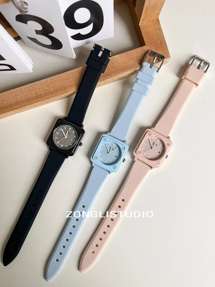 Retro Silicone Strap Square Couple'S Quartz Watch For Women, Stylish Quartz Wristwatch, High-End Luxury Women'S Watch.