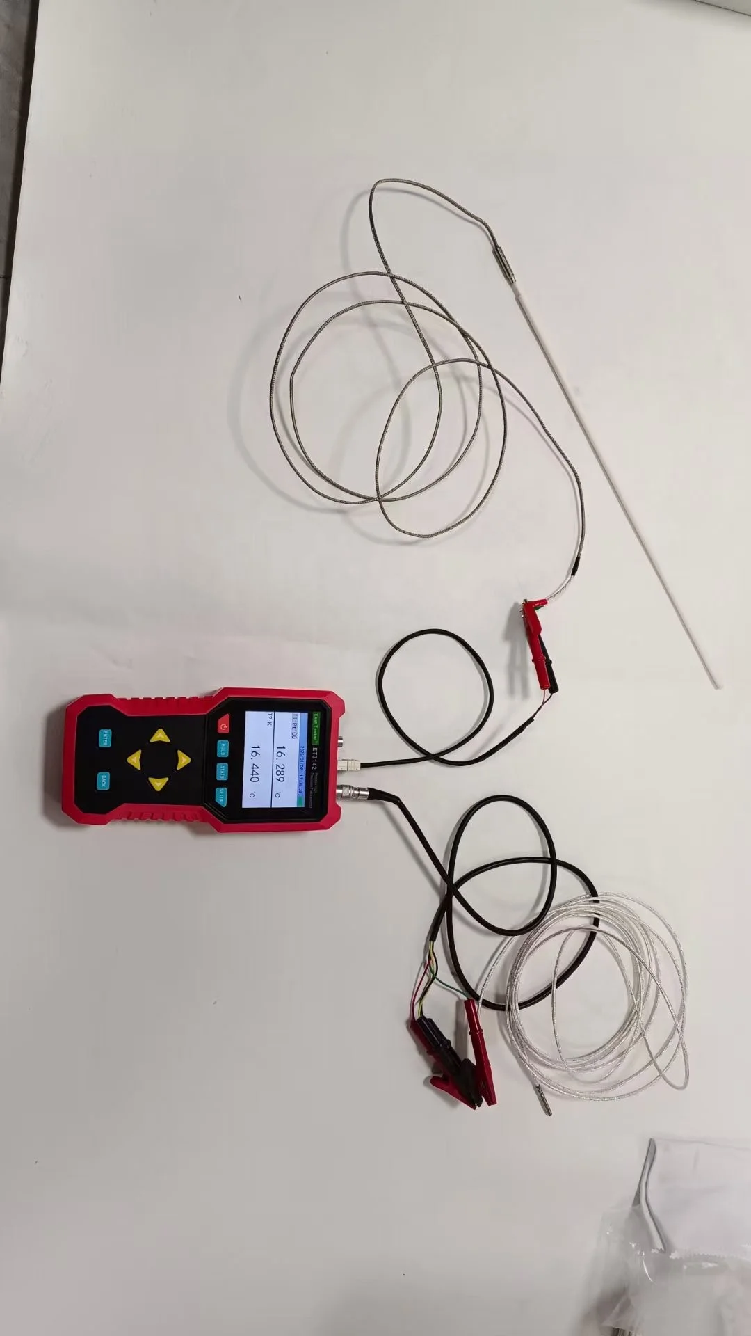 ET3142B Handheld High-precision Dual Channels TC Thermocouple and Resistance PT100 Measurement