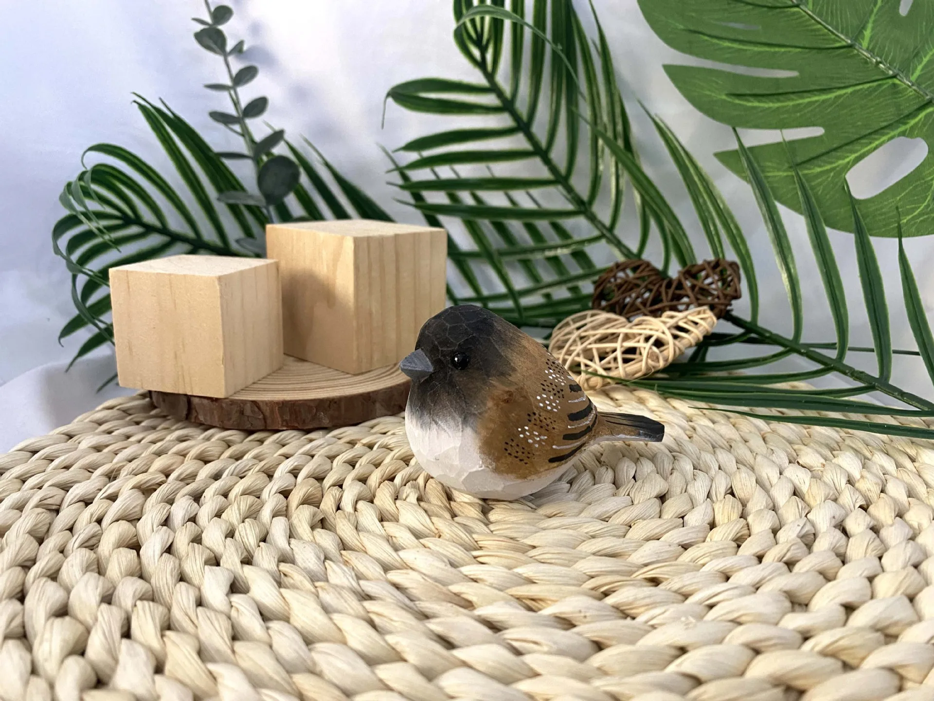 

Handcrafted Wooden Bird Sculpture Small Sparrow Statue Table Decoration Home Shelf Ornamental Carving Collectibles