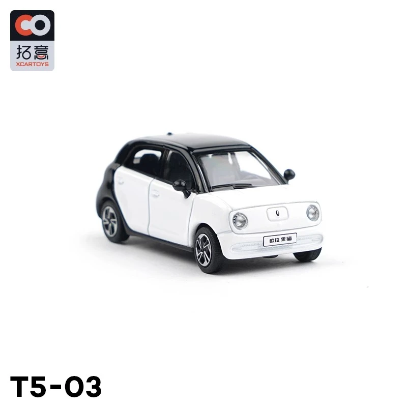 

XCARTOYS 1:64 Black White Spliced Color Black Cat Alloy Car Model New Energy Toy Car Children's Toys Boy Toy Gift Enthusiasts