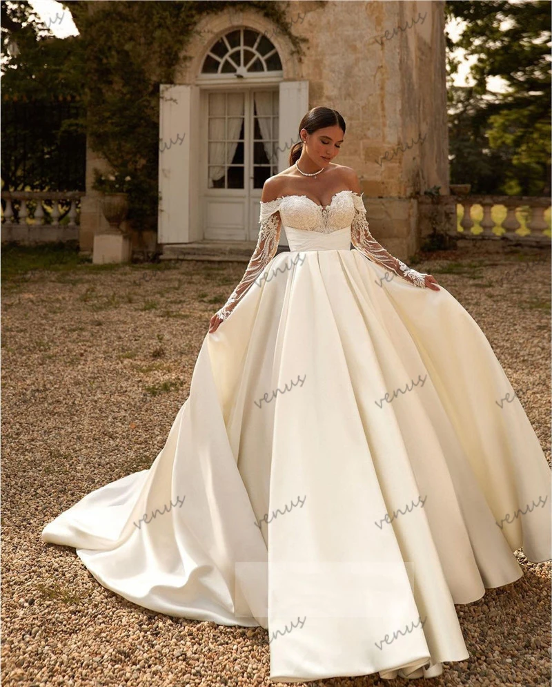 Nowoczesne suknie ślubne o linii satynowe suknie balowe z odkrytymi ramionami, długie do podłogi pełne rękawy Vintage Vestidos De Novia