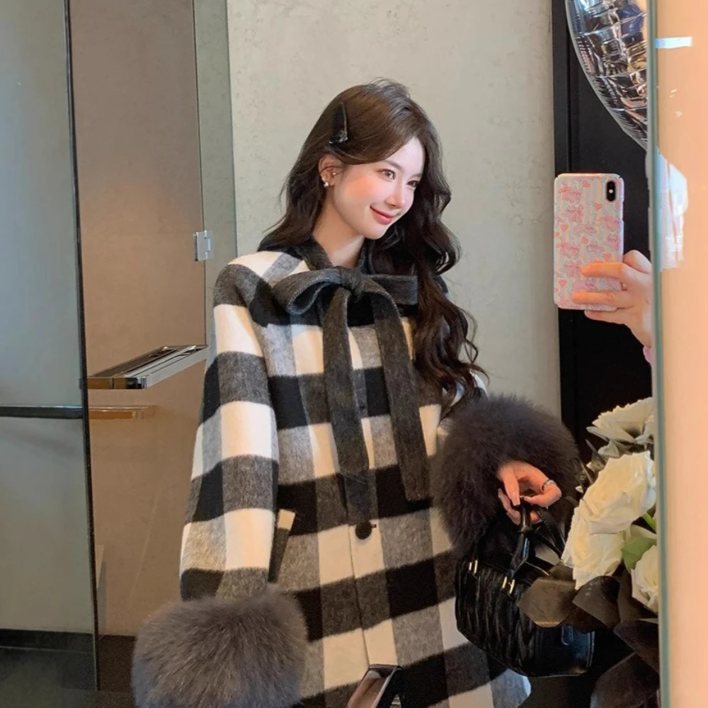 Elegant Wool Blend Jacket Fashion Double Faced Cape Real Fur Coat Warm Fall Winter Plaid Pattern Woolen Jacket Street Women