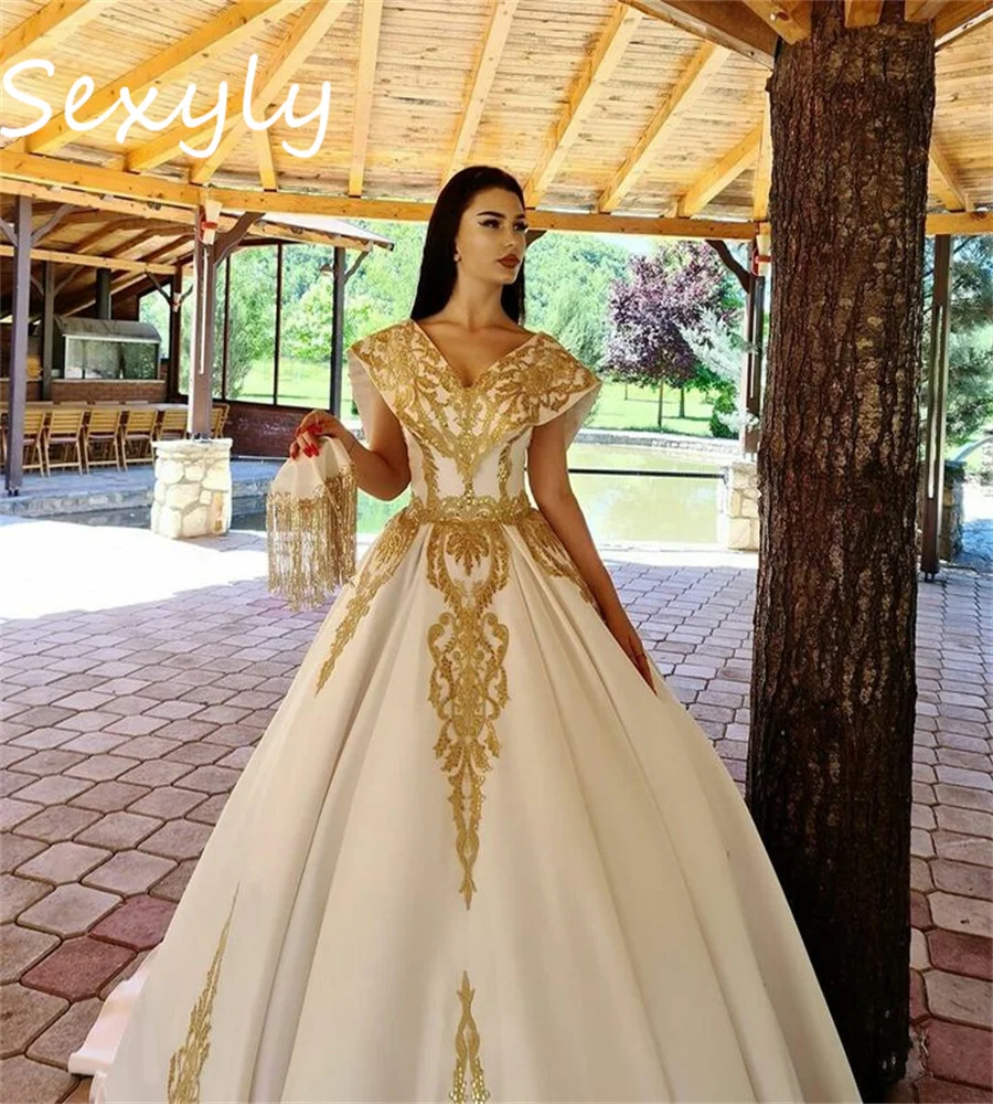 Moroccan Arabic Wedding Dress White And Gold Lace Arabian Circassian Ingush Bride Dress Luxury V Moroccan Arabic Wedding Dress White And Gold Lace Arabian Circassian Ingush Bride Dress Luxury V