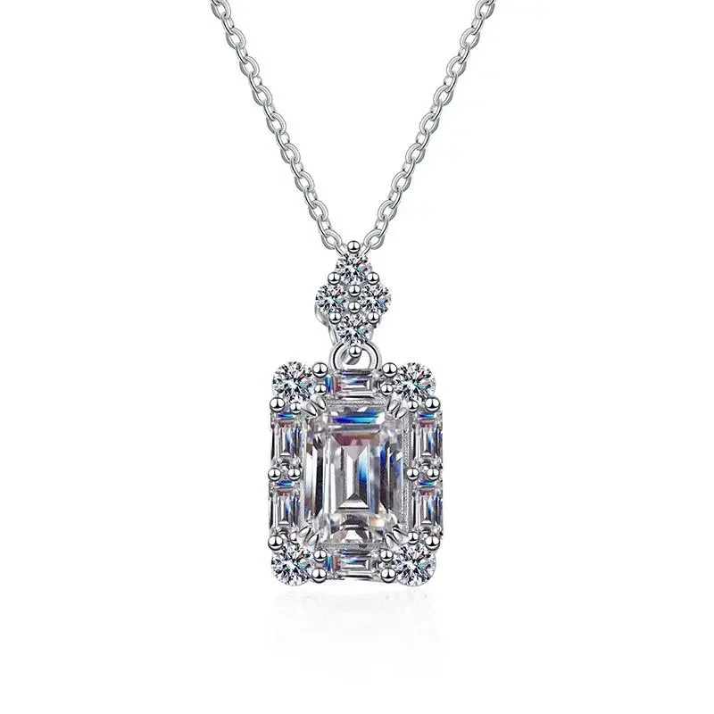 

S925 Silver 1 Carat Moissanite Fashion Candy Pendant Green Cut Radiation Cut Necklace Wedding Jewelry Wholesale