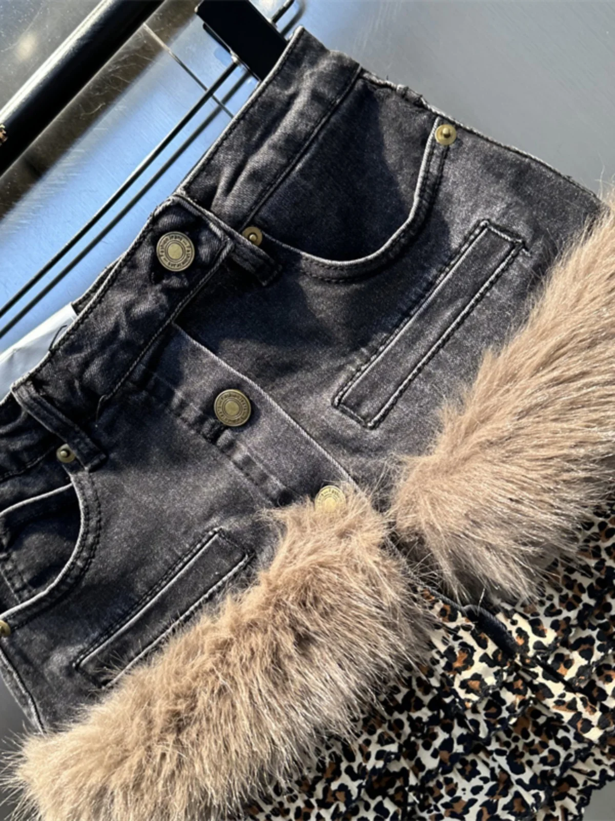 Y2k Fur Splicing Denim Short Skirt Leopard Print High Waist A Line Tiered Skirt Spicy Girl Wrapped Hip Skirt Street Fashion
