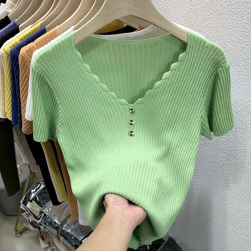 

2024 Summer New Short Sleeve Buttons Thin Ice Silk Knit Sweater Women Pullover Fashion Green V-Neck Knitwear Top Jumper L168