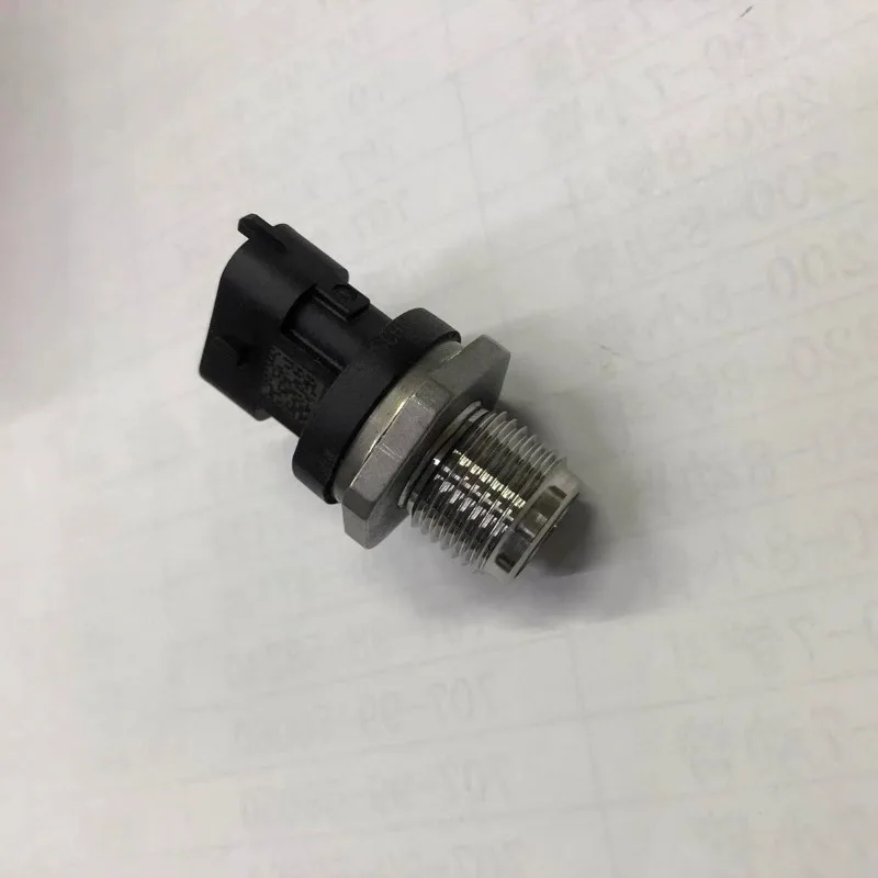 Excavator 200 210 220 240 400 450 460-7-8 high-pressure common rail pressure sensor (suitable for Komatsu)