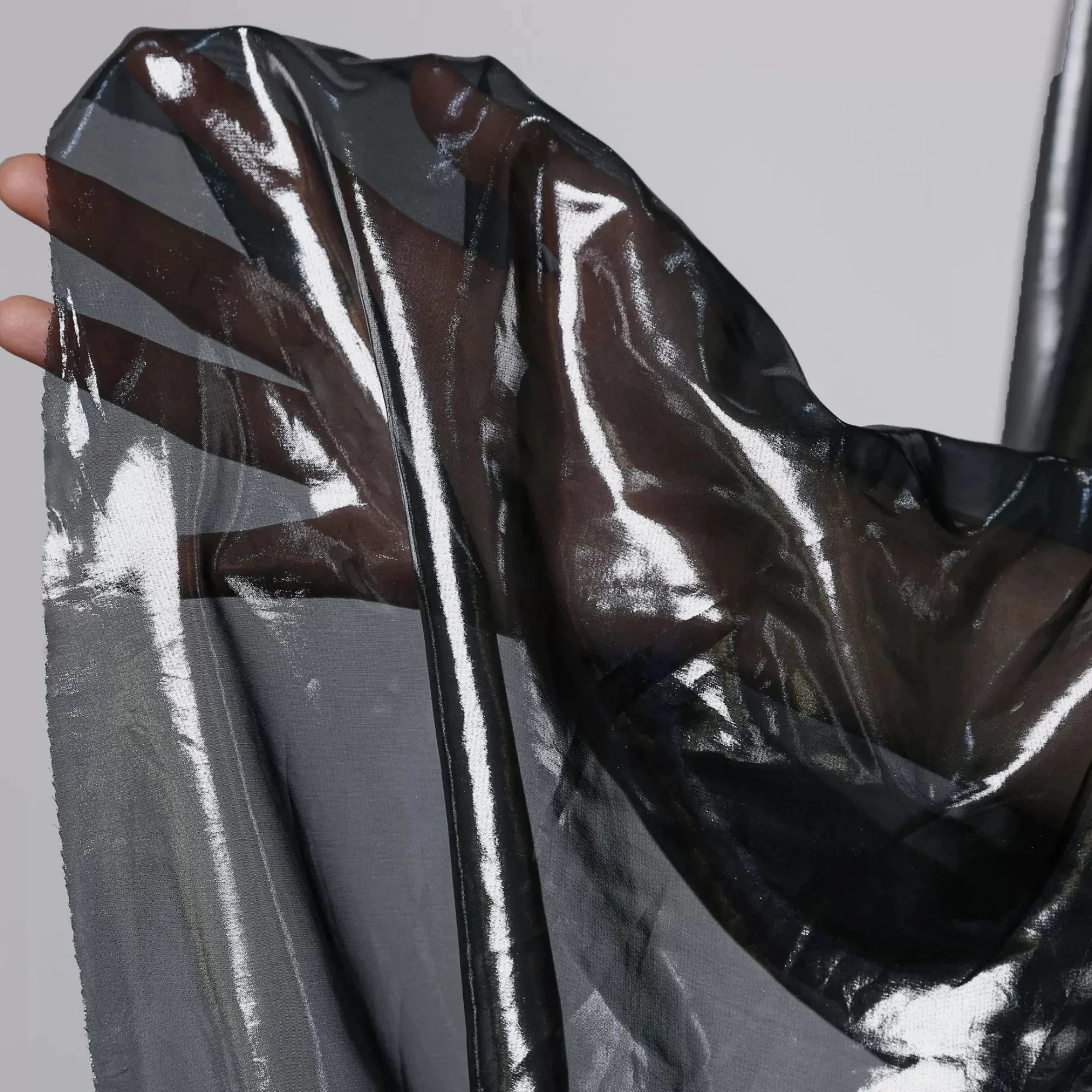 Tissu en mousseline de soie métallique noir et argenté de 0,5 mètre avec processus de marquage à chaud argenté pour la confection de jupes et la décoration de vêtements