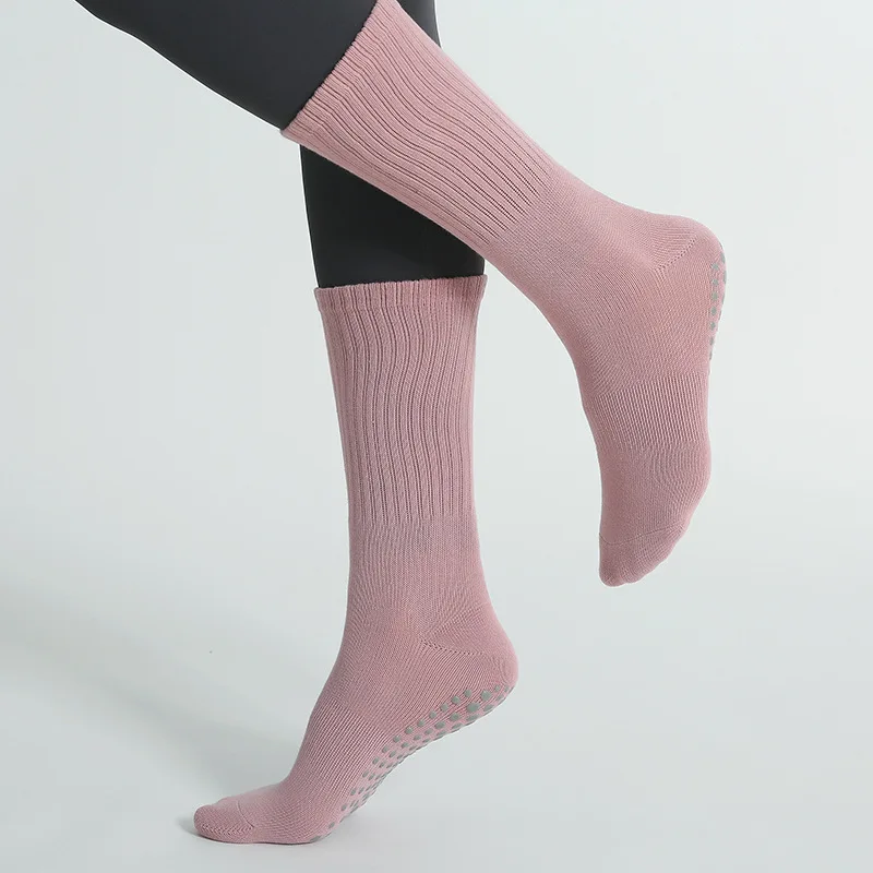 Mid-tube Yoga Pilates Socks with Grips for Women Non Slip Grips Cotton Socks for Barre Ballet Dance Workouts