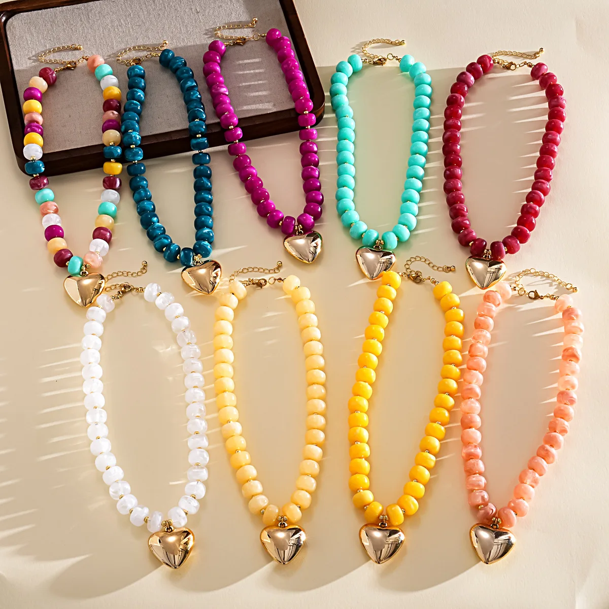 9 Colors Glossy Cubic Gold Color Heart Pendant Necklace Vintage Smudging Round Acrylic Beaded Necklace Charms Party Jewelry K