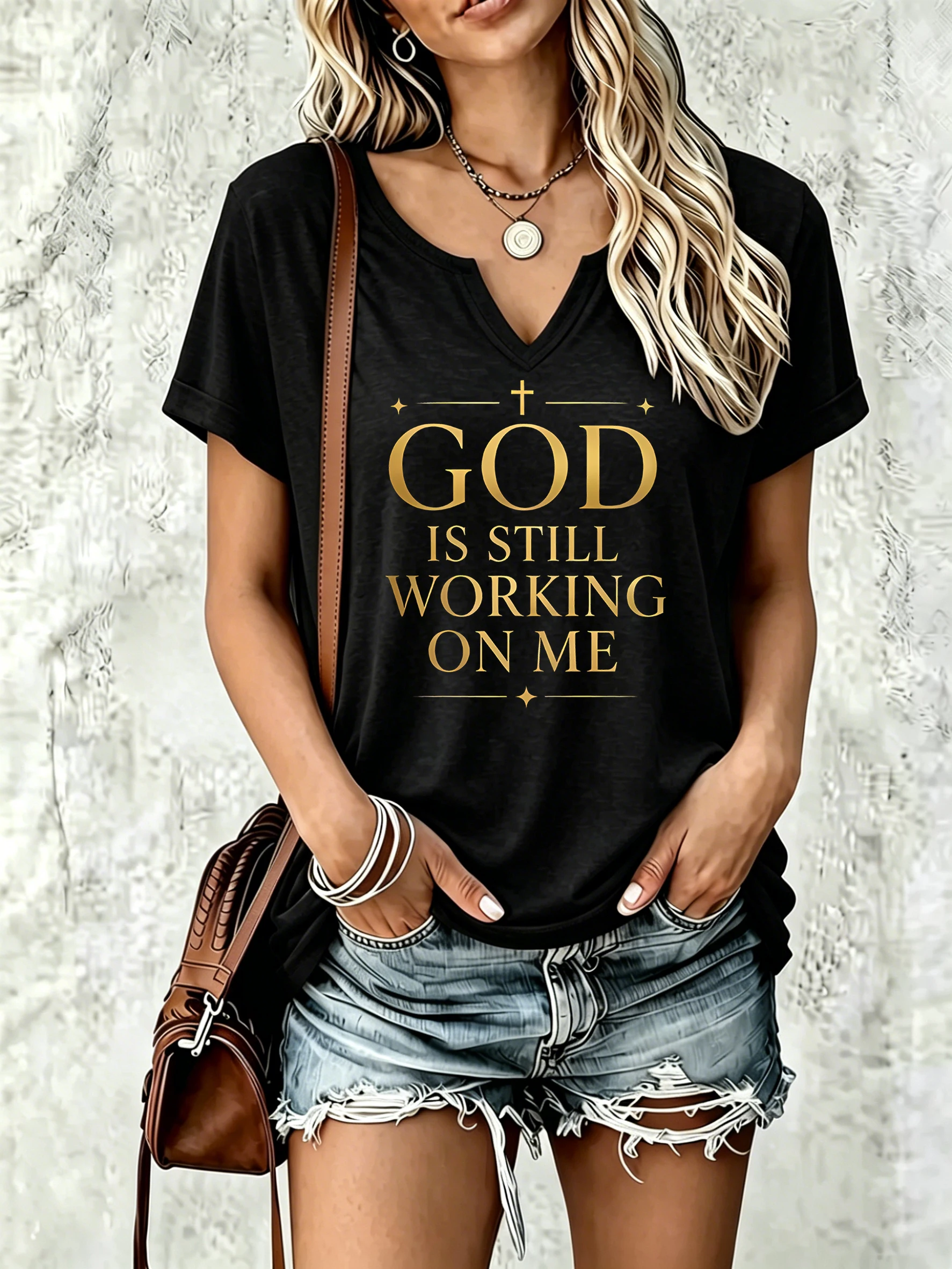 T-shirt d'été pour femme à col en V et manches courtes, imprimé slogan croix et foi « Dieu me travaille encore », tee-shirt décontracté pour le quotidien