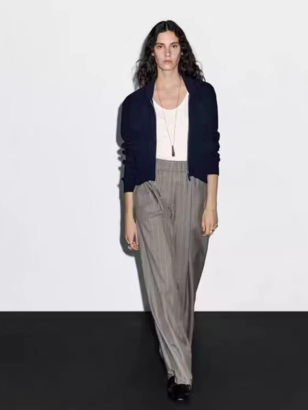 

Модные женские брюки-палаццо с высокой талией и широкими штанинами в полоску, свободного кроя, осенне-зимняя новинка, универсальные...