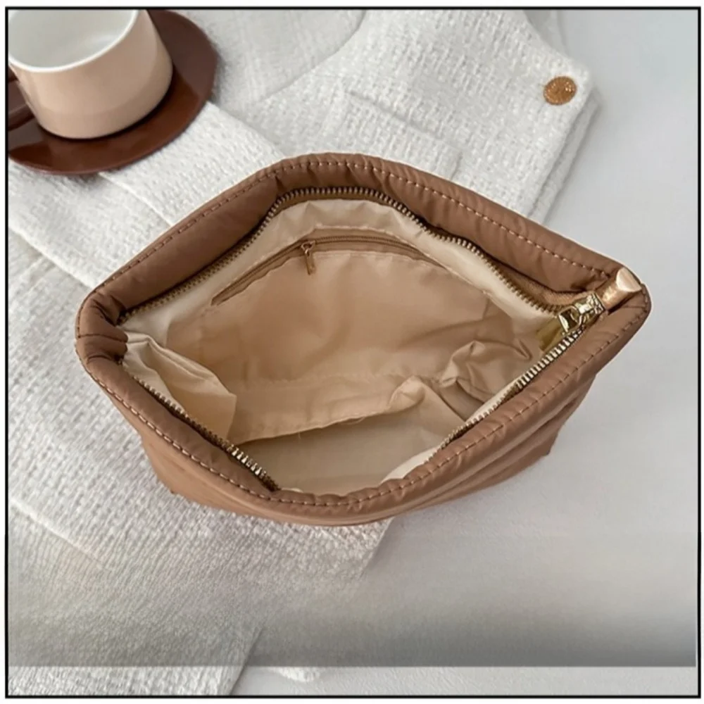 Casual Quilted Makeup Bag Solid Color Large Capacity Travel Toiletry Bag Zipper Puffy Padded Women Cosmetic Organizer Bag