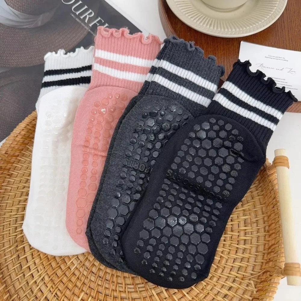1 Pair Medium Length Yoga Socks Anti Slip Double Striped Design Cotton Socks Curled Edge Breathable Sports Socks for Women