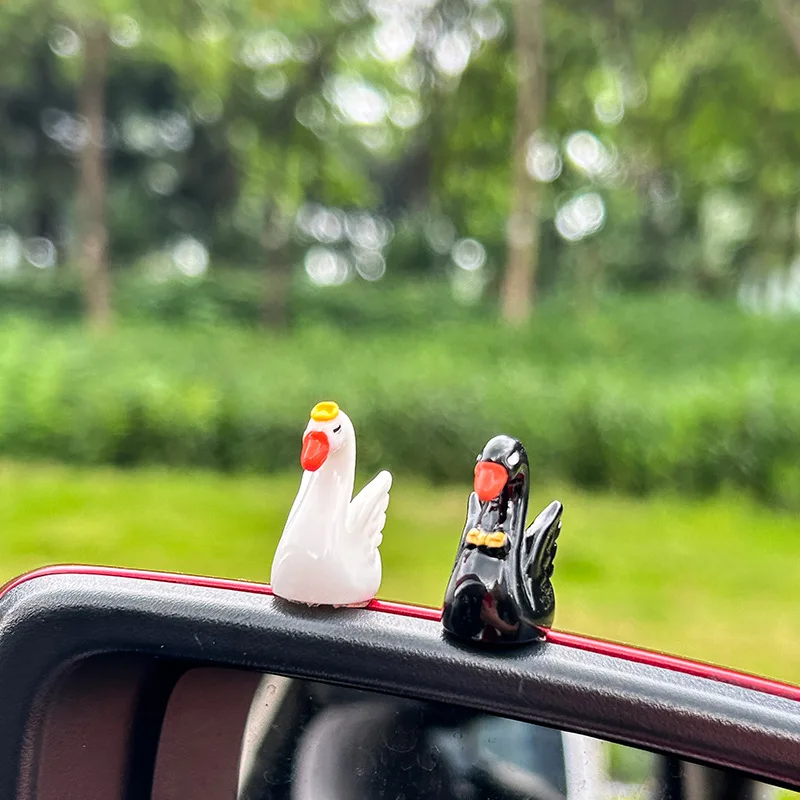 Cute Car Accessories Black and White Swan Micro Auto Decoration Creative Automotive Central Control Decoration Interior