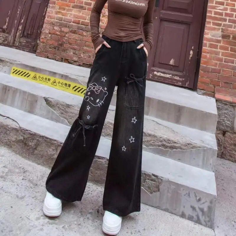 

Новые серые джинсовые брюки Sanrio, брюки с рисунком Hello Kitty, пижамные брюки для прогулок, летние универсальные повседневные брюки, которые можно носить на улице