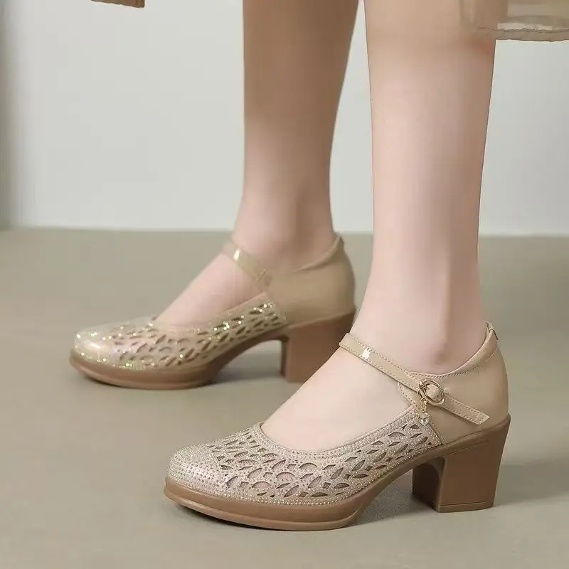Sandalias de tacón de bloque con agujeros de malla para mujer, novedad de verano, zapatos transpirables antideslizantes con hebilla y correa de tacón alto, zapatos de baile a la moda