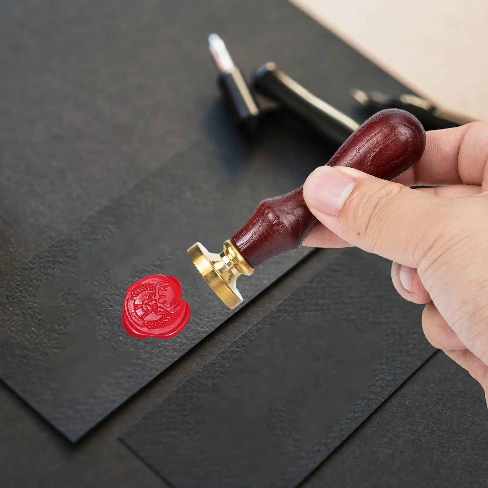 

1Set Removable Head Wax Seal Stamp with Premium Copper Seal Heads and Natural Wood Handle for DIY Wedding Invitation Party Gift