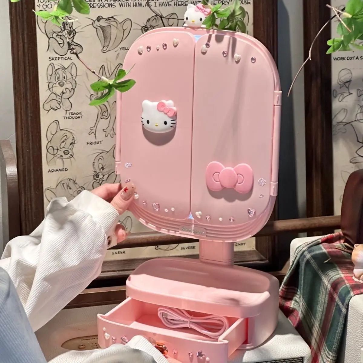 

Kawaii Sanrio HelloKitty Light Makeup Mirror for Anime Cartoon Cute Student Dormitory Girlfriend Birthday Girl's Gifts Toys