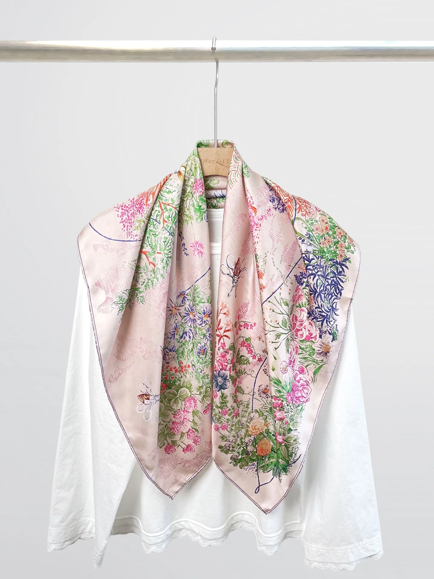 garden-little-fun-cartoon-pattern-silk-scarf-true-silk-silk-twill-square-scarf-versatile-fashion-accessory