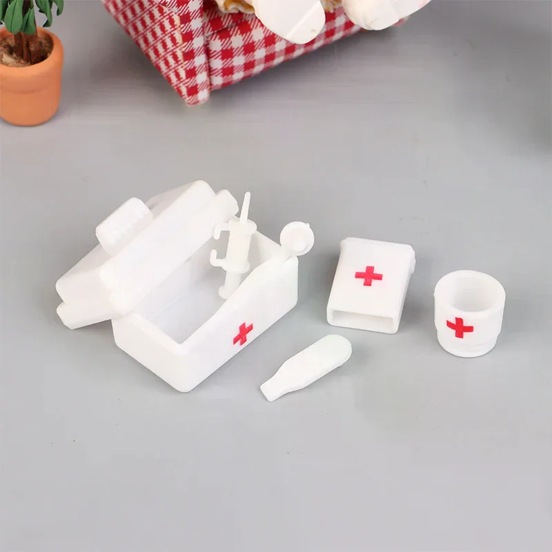 Set di accessori in miniatura per casa delle bambole Decorazione modello per casa giocattolo Gioco di bambole perfetto per scene di raccolta in miniatura