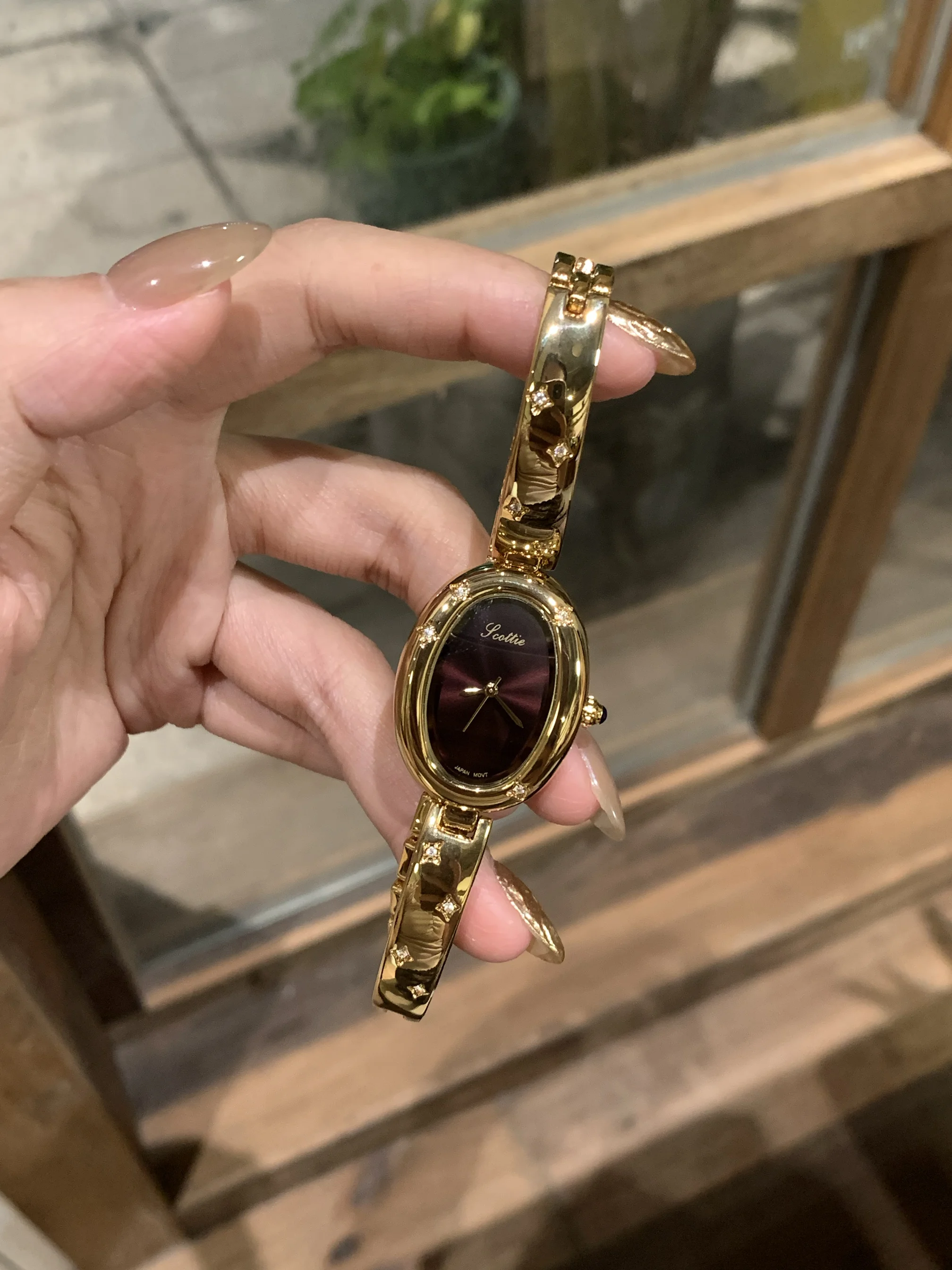 

Высококлассные часы, подарки для женщин, маленькие золотые бобы, браслет для ванны, наручные часы, стильные и элегантные женские часы, женский подарок.