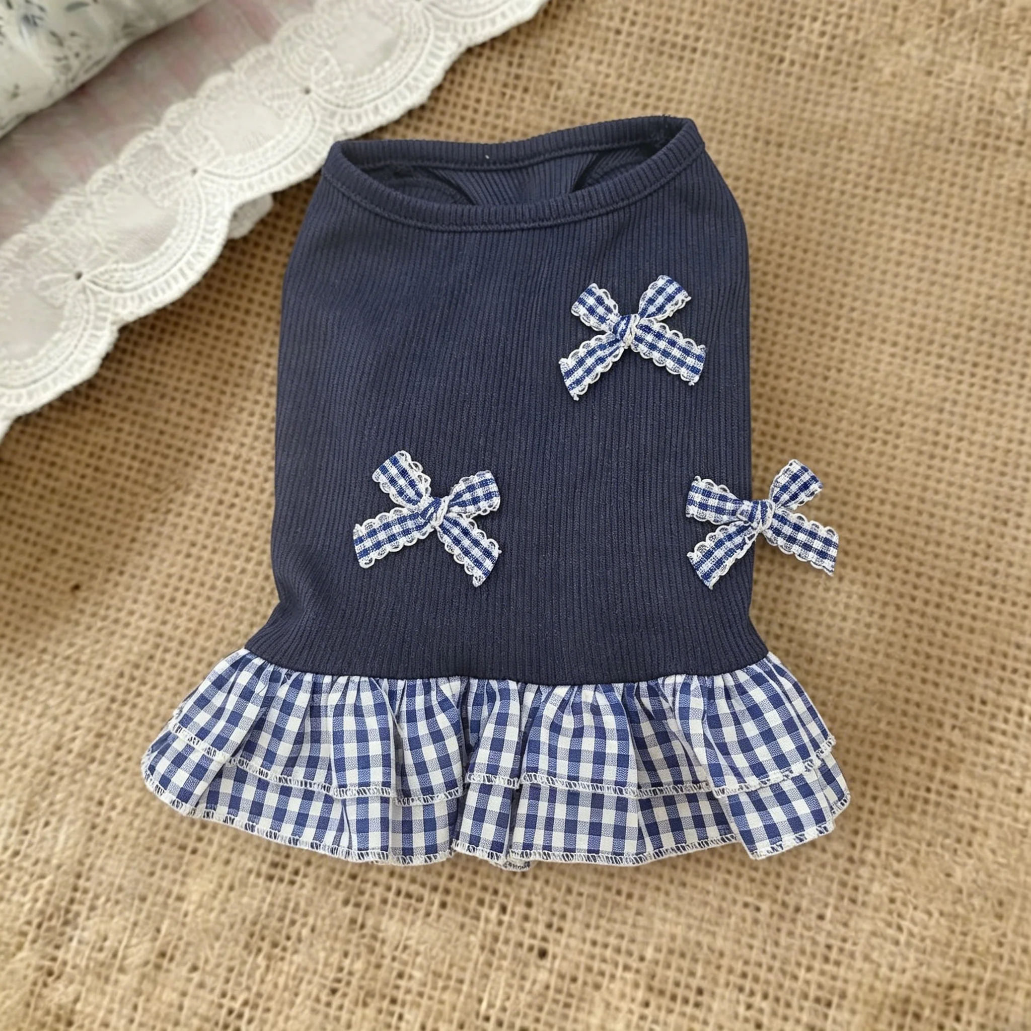 Vestido sin mangas acanalado azul marino para mascotas, con lazo a cuadros y dobladillo con volantes, estilo princesa, para gatos, Yorkie, Maltese, Chihuahua y perros pequeños