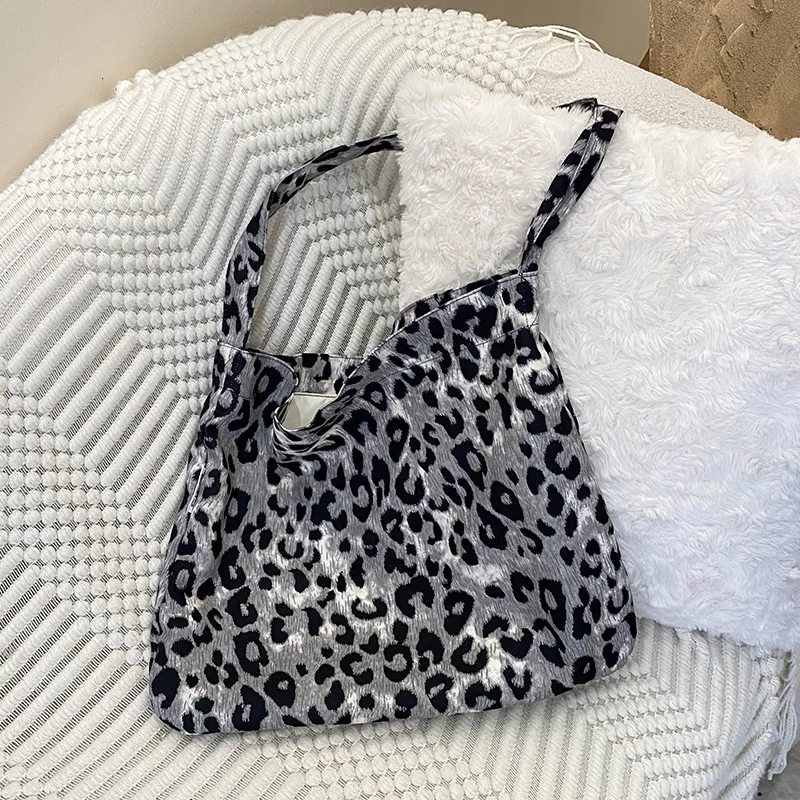 

Women's Crossbody Canvas Bag Lightweight Leopard Print Raspberries Pink Student Bag Single Oulder Sling Bag