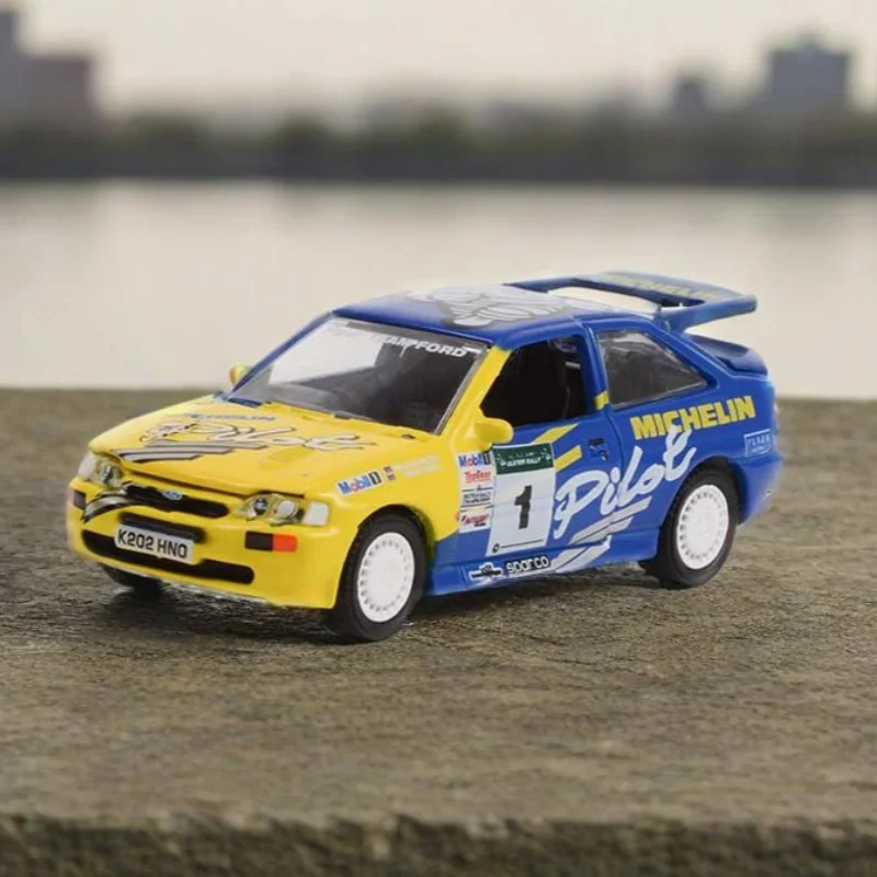 

GreenLight 1:64 1994 Ford Escort RS Cosworth High Simulation Alloy Car Model Collectible Toy Gift Souvenir Display Ornament