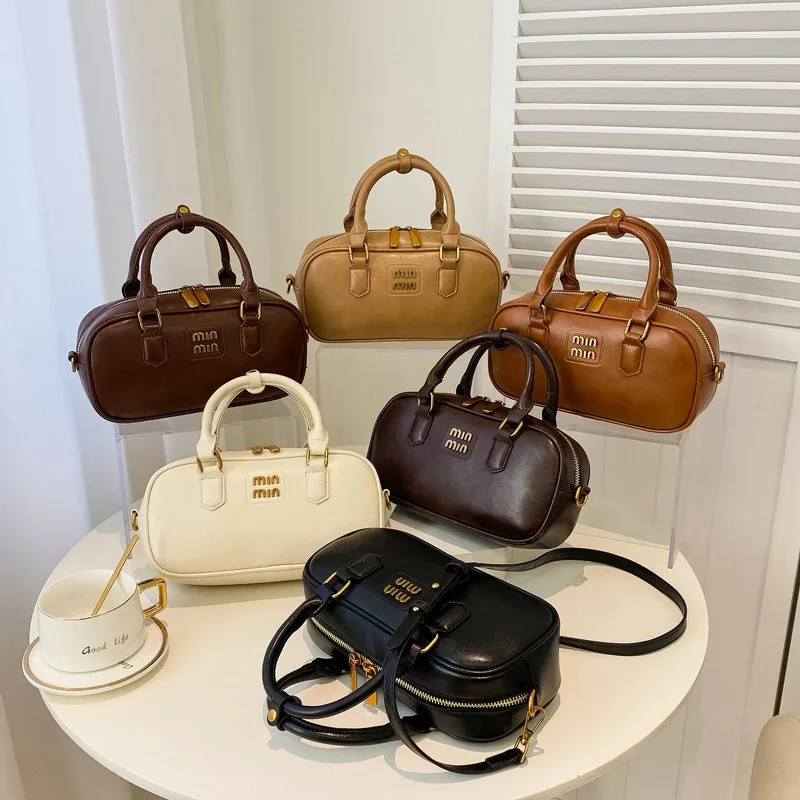 

2025 New Fashionable Handheld Bowling Bag for Women, Shoulder Cross Pillow Bag, Fashion Trend