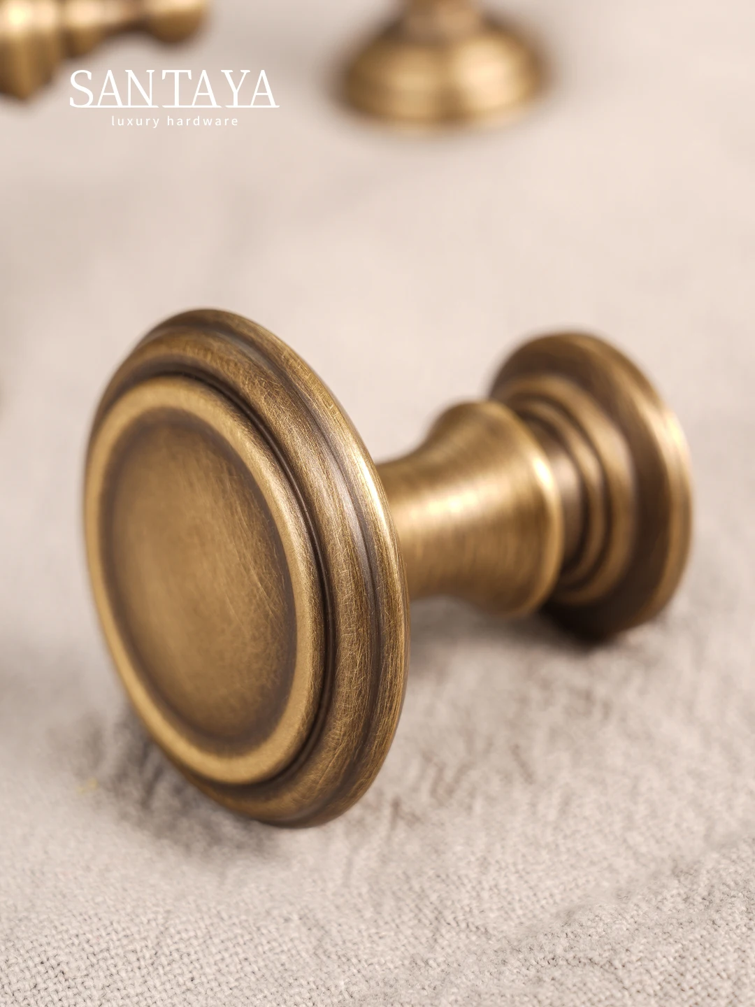 Santaya Massiver antiker Messinggriff, bronzefarbener Kleiderschrank, Tür, Schublade, Schrank, luxuriöser antiker runder Turm, Kupfergriffe