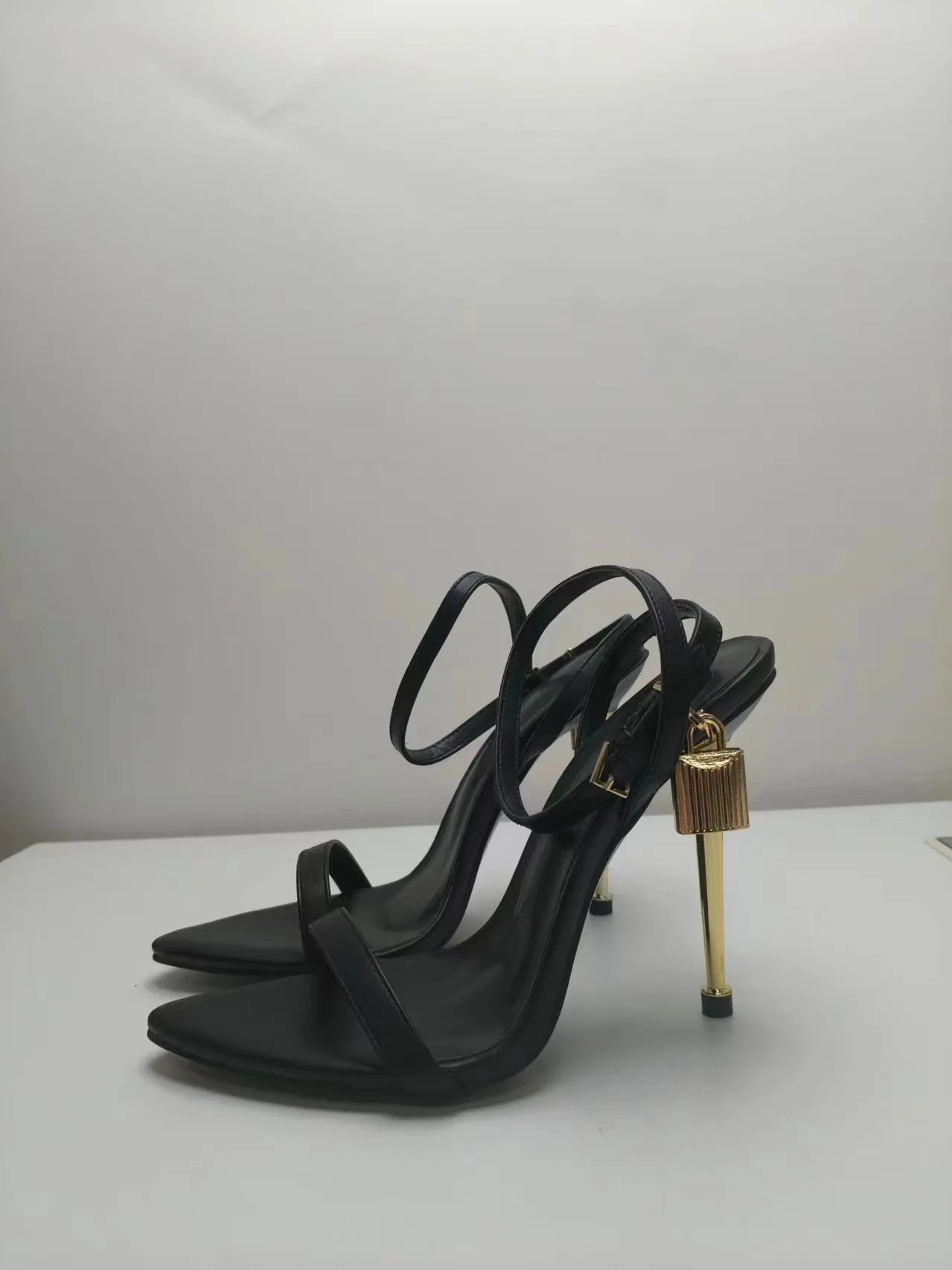 2025 New Sexy Gold Padlock High Heels One Word Buckle Open Toe Thin Heels Leather Shoes Ankle Strap Gladiator Sandal 44