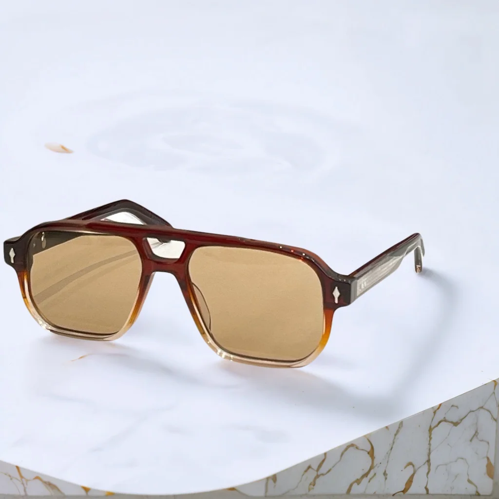 إيفانز: أيقونة فاخرة. تتميز النظارات الشمسية ذات العلامة التجارية الأصلية المصممة بأسلوب خالد وحماية ممتازة من الأشعة فوق البنفسجية 400