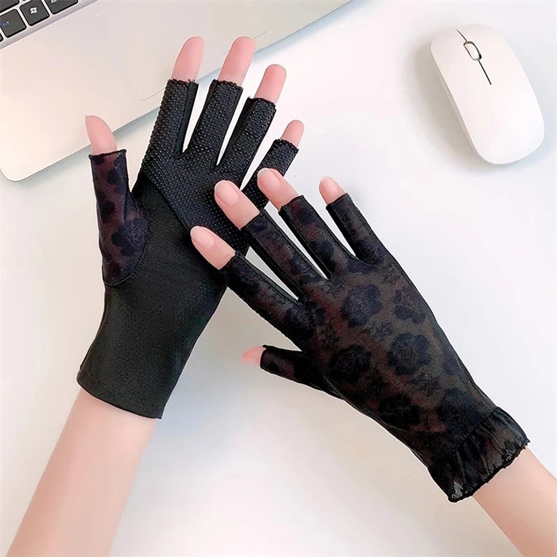 Lace Driving Cycling Breathable Half Finger Gloves Thin Mesh Ice Screen Anti-Slip Mittens Women Summer Sunscreen Gloves