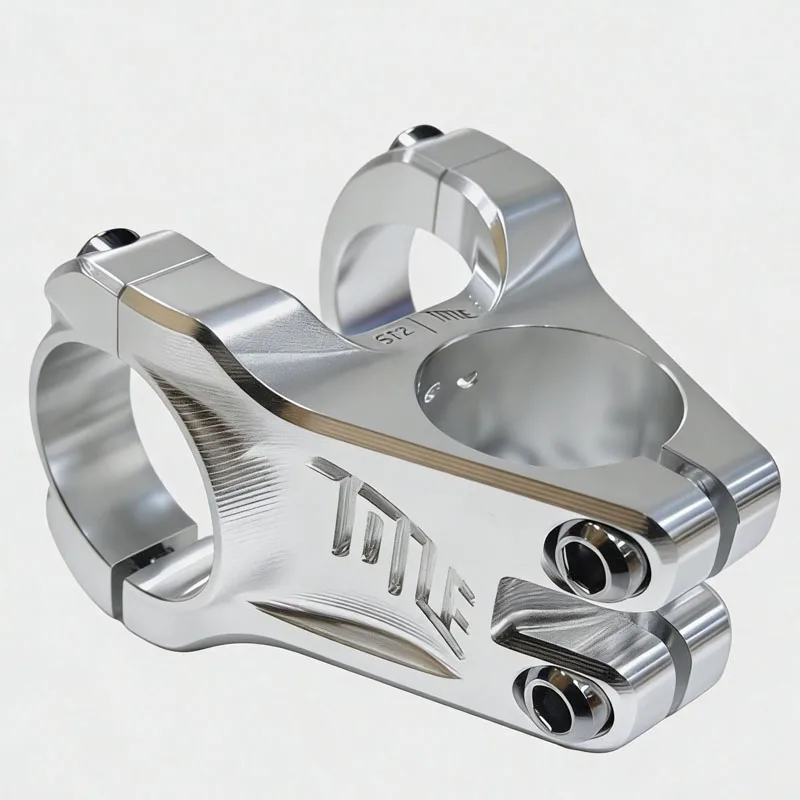 

Вынос руля для велосипеда TITLE ST2, 35 мм, для MTB/AM/Enduro, из авиационного алюминиевого сплава 7075-T6, цельнокованый, с ЧПУ-обработкой.