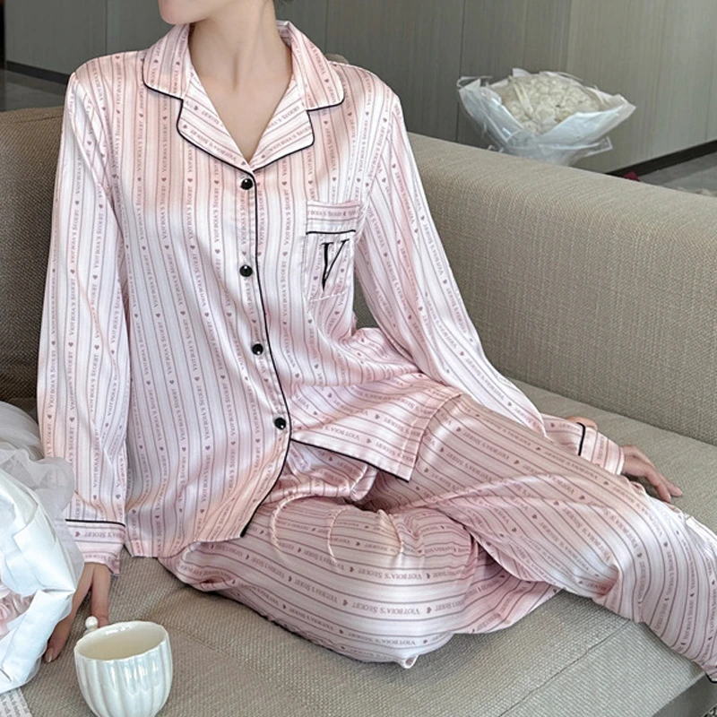 

Легкий комплект пижамы из ледяного шелка для женщин: новая комфортная домашняя одежда с длинными рукавами для молодых женщин, весна-осень, комплект с брюками